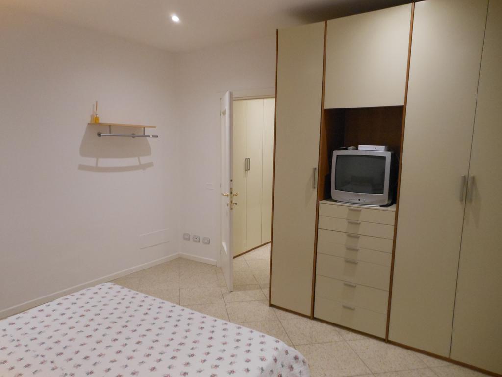 B&B La Luna Dal Borgo เยซี ภายนอก รูปภาพ
