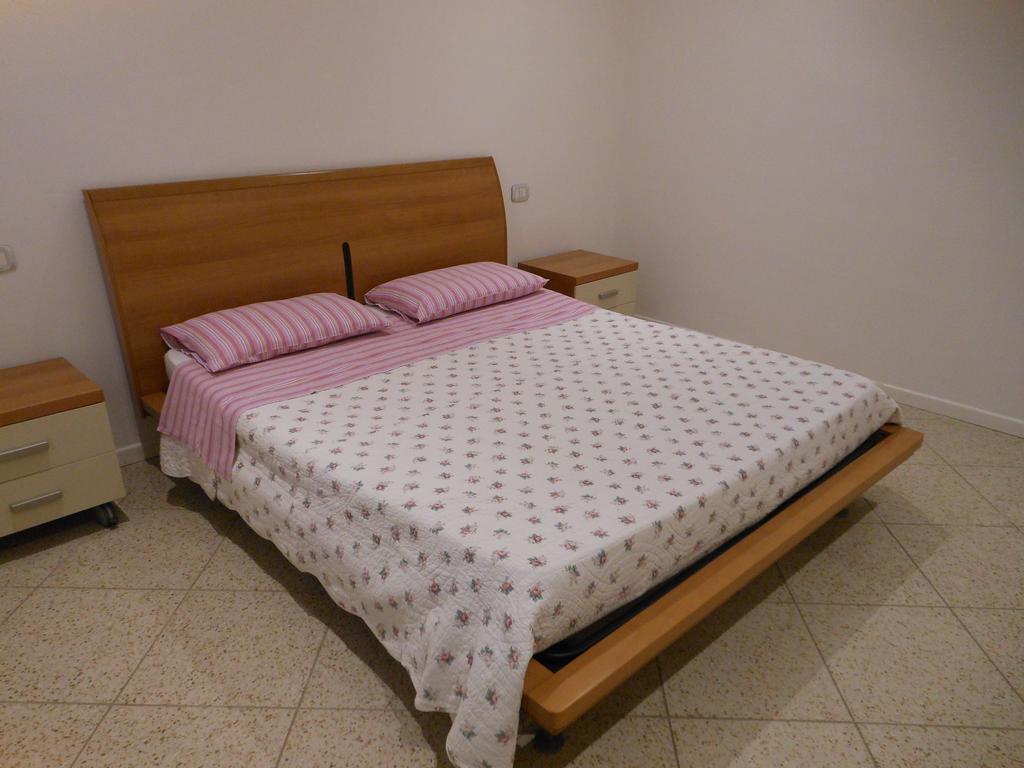 B&B La Luna Dal Borgo เยซี ภายนอก รูปภาพ