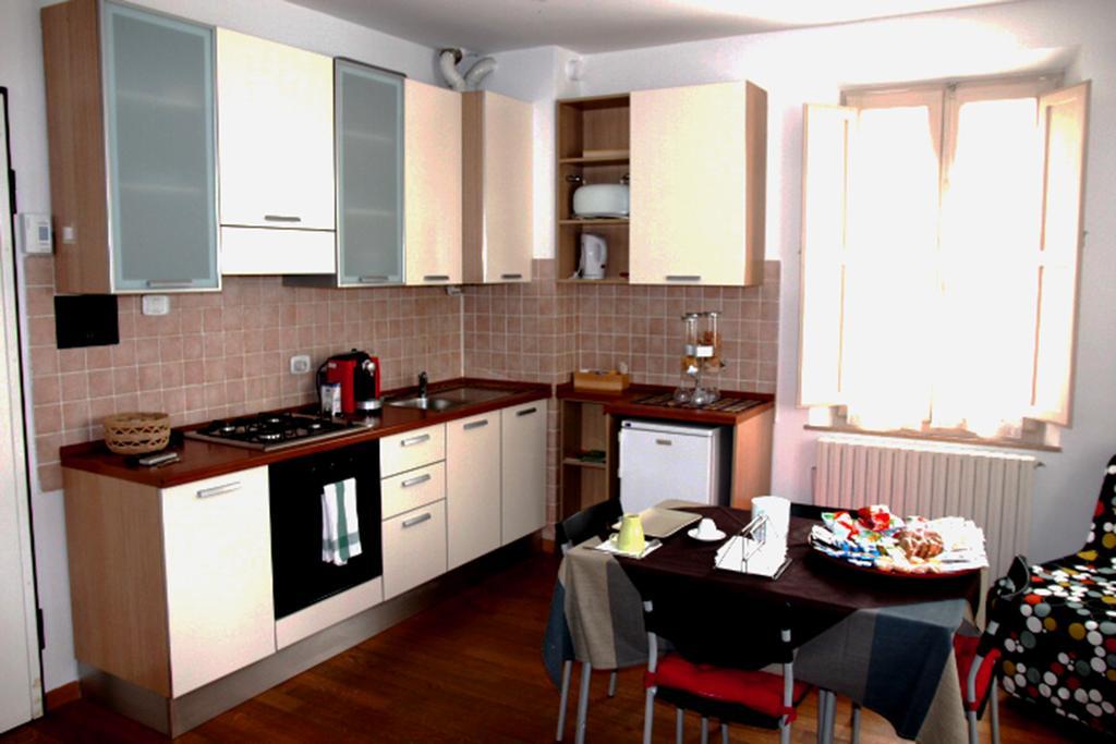 B&B La Luna Dal Borgo เยซี ภายนอก รูปภาพ