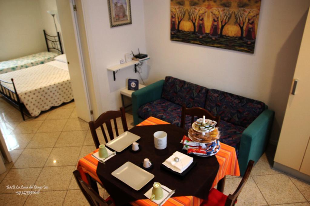 B&B La Luna Dal Borgo เยซี ภายนอก รูปภาพ